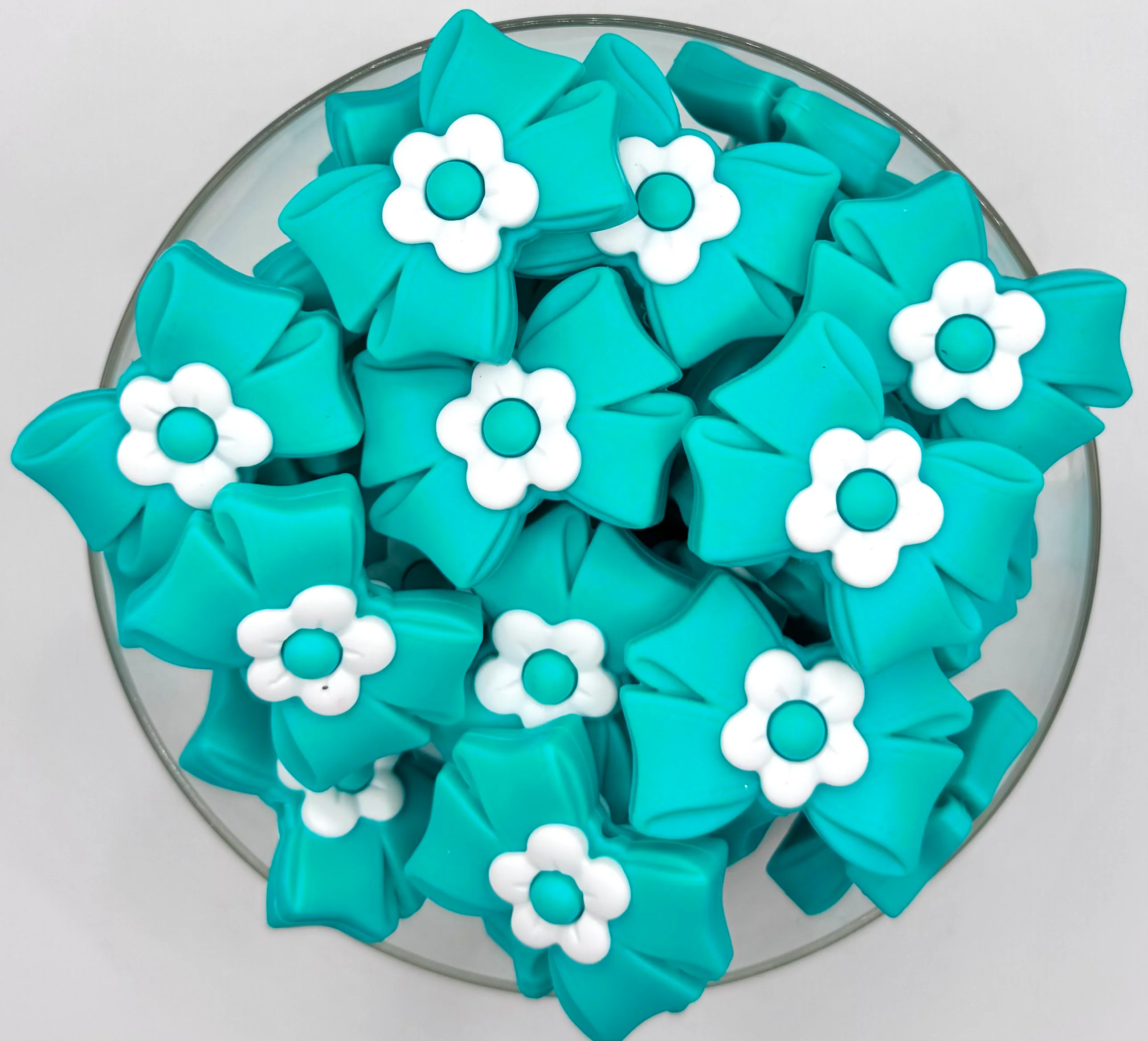 3D big daisy bow (HBK exclusive) silicone focal bead - Image 7