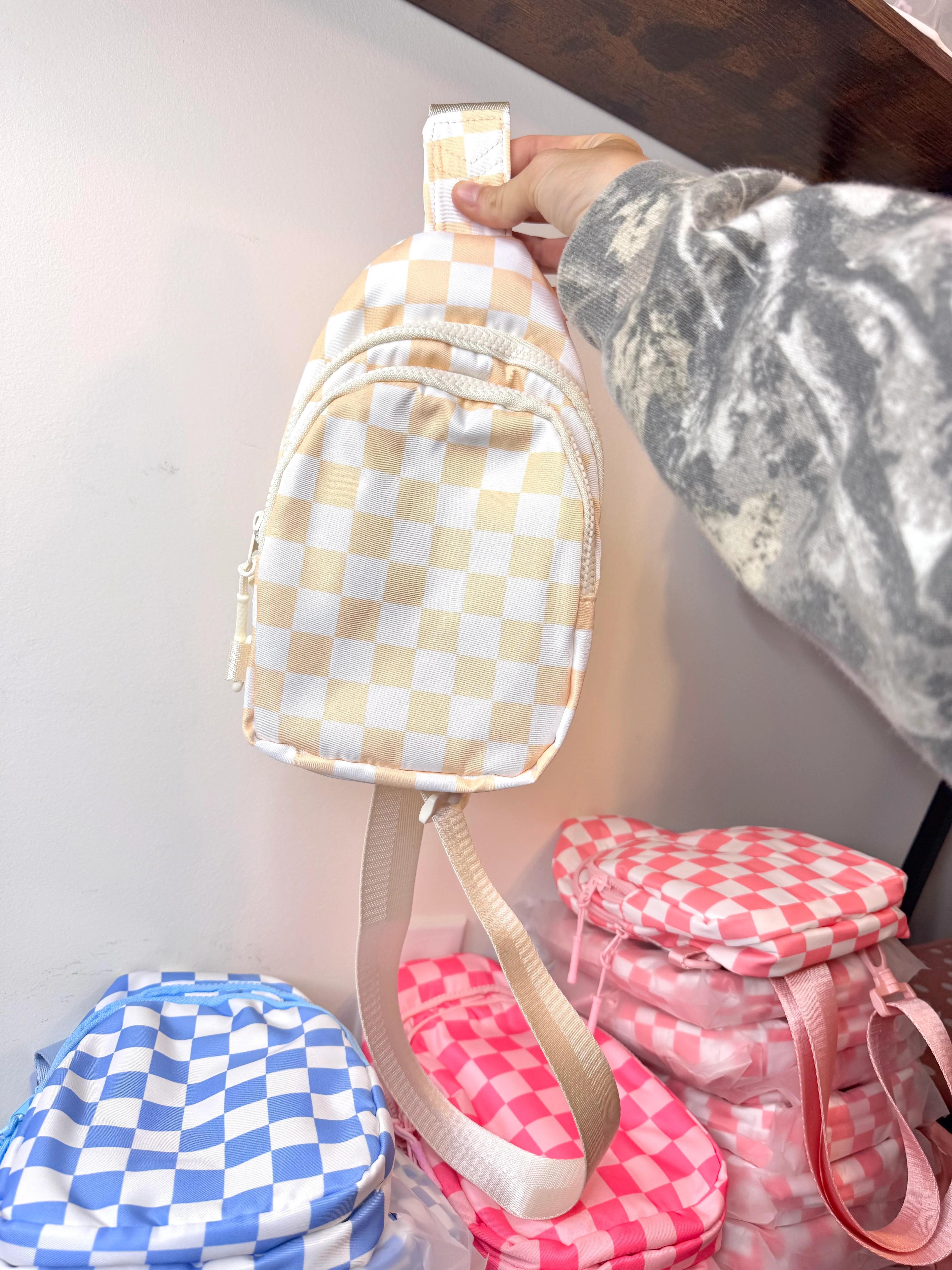 Checkered crossbody bag - Image 4